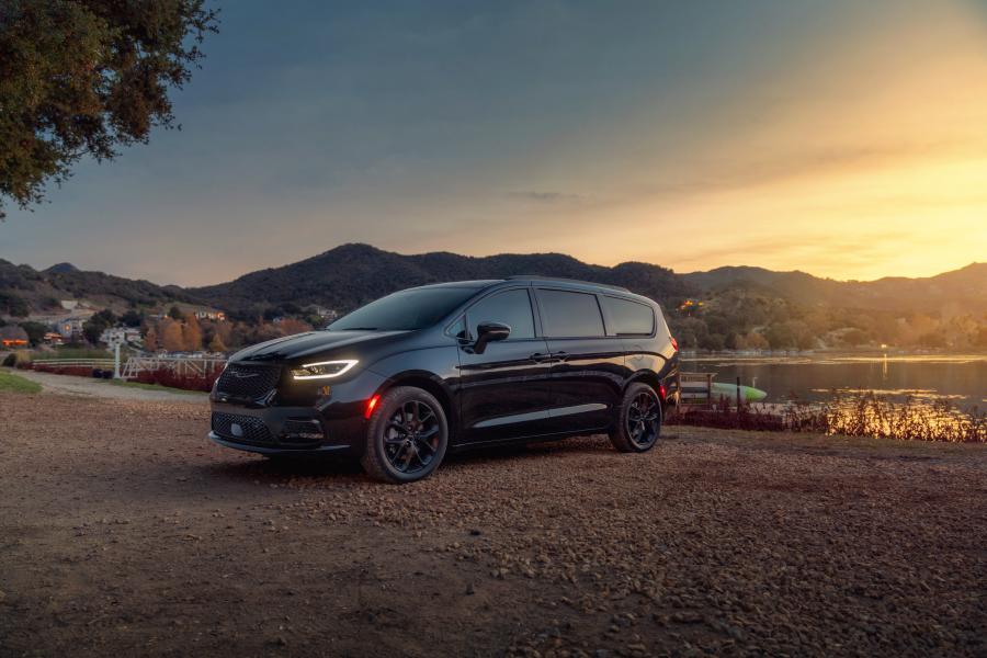 Chrysler Pacifica Limited S Appearance Package AWD (RU) 2020 года  (фото 3 из 70)
